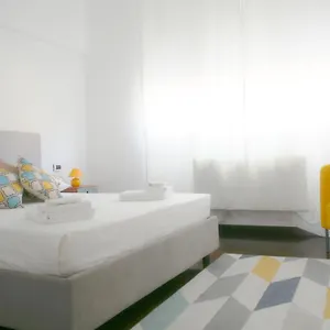 Bnbutler - Bergonzoli - Modern And Bright Near Station Apartment