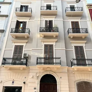 Center Eighty-five Apartment Bari